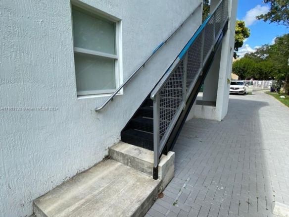 190 NW 57th St, Miami FL 33127 — #A11509328