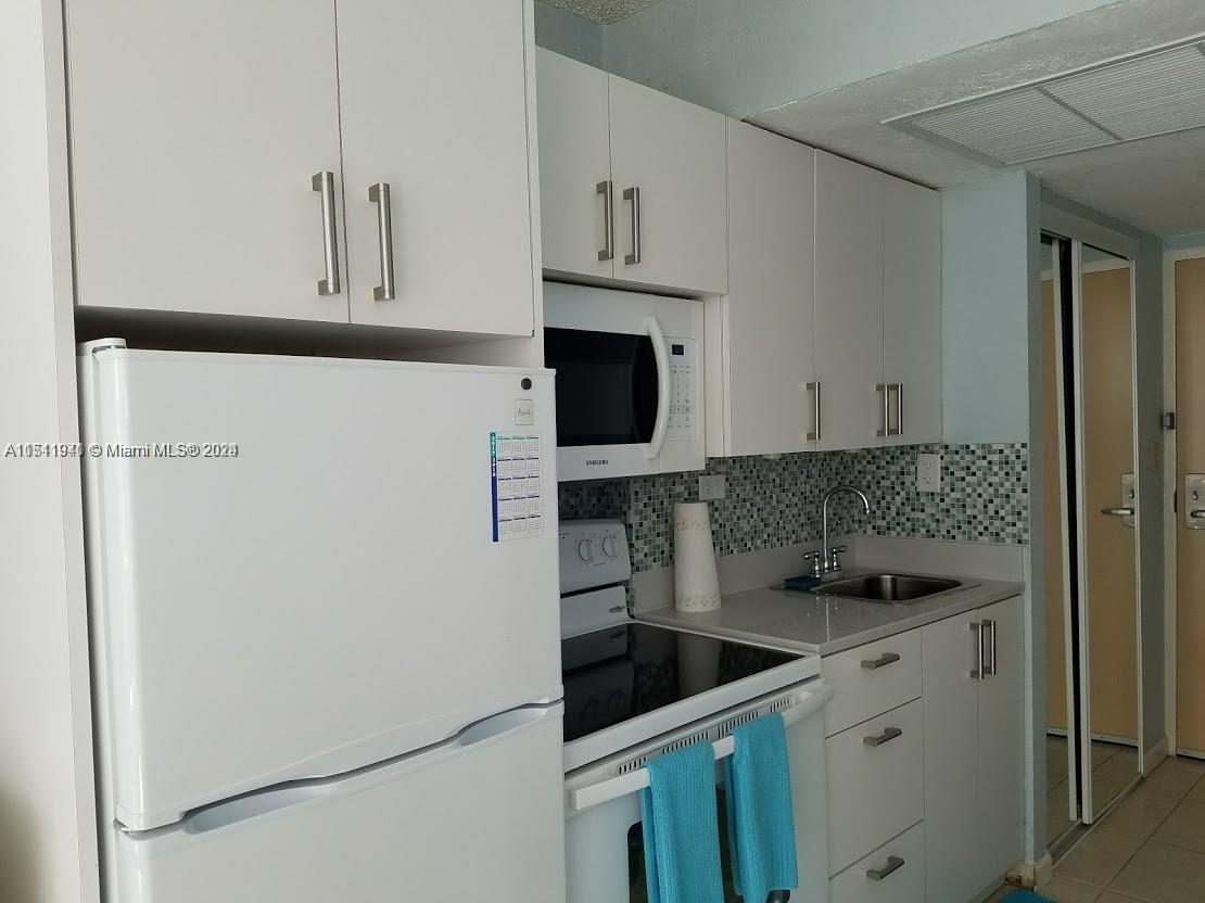 f3b61b38-2699 19201 COLLINS AVE # 744, Sunny Isles Beach FL 33160 — #A11511941