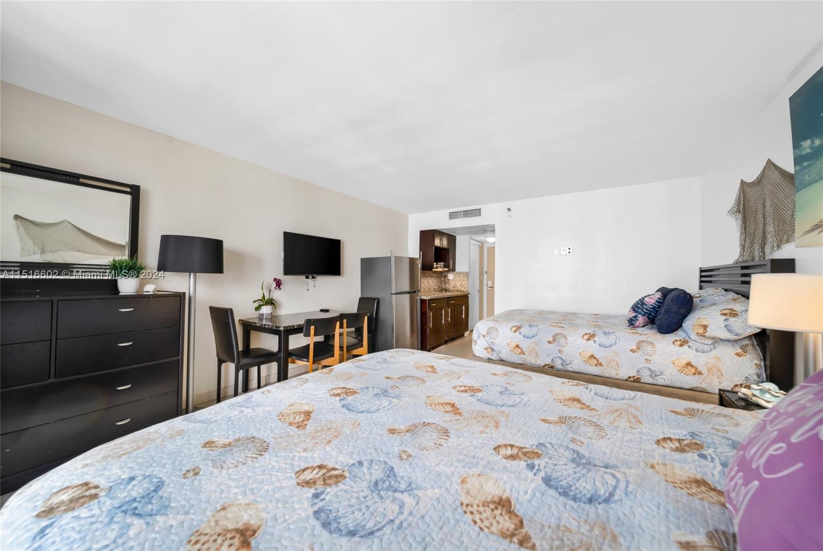 f3b61b38-2710 19201 N Collins Ave # 1117, Sunny Isles Beach FL 33160 — #A11516602