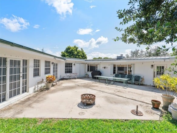 5901 SW 160th Ave, Southwest Ranches FL 33331 — #A11517018