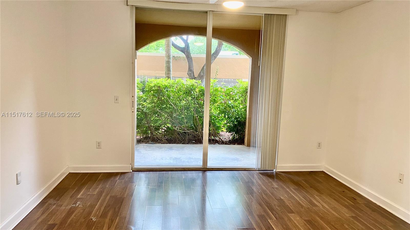 f3b61b38-2715 19901 E Country Club Dr # 2103, Aventura FL 33180 — #A11517612