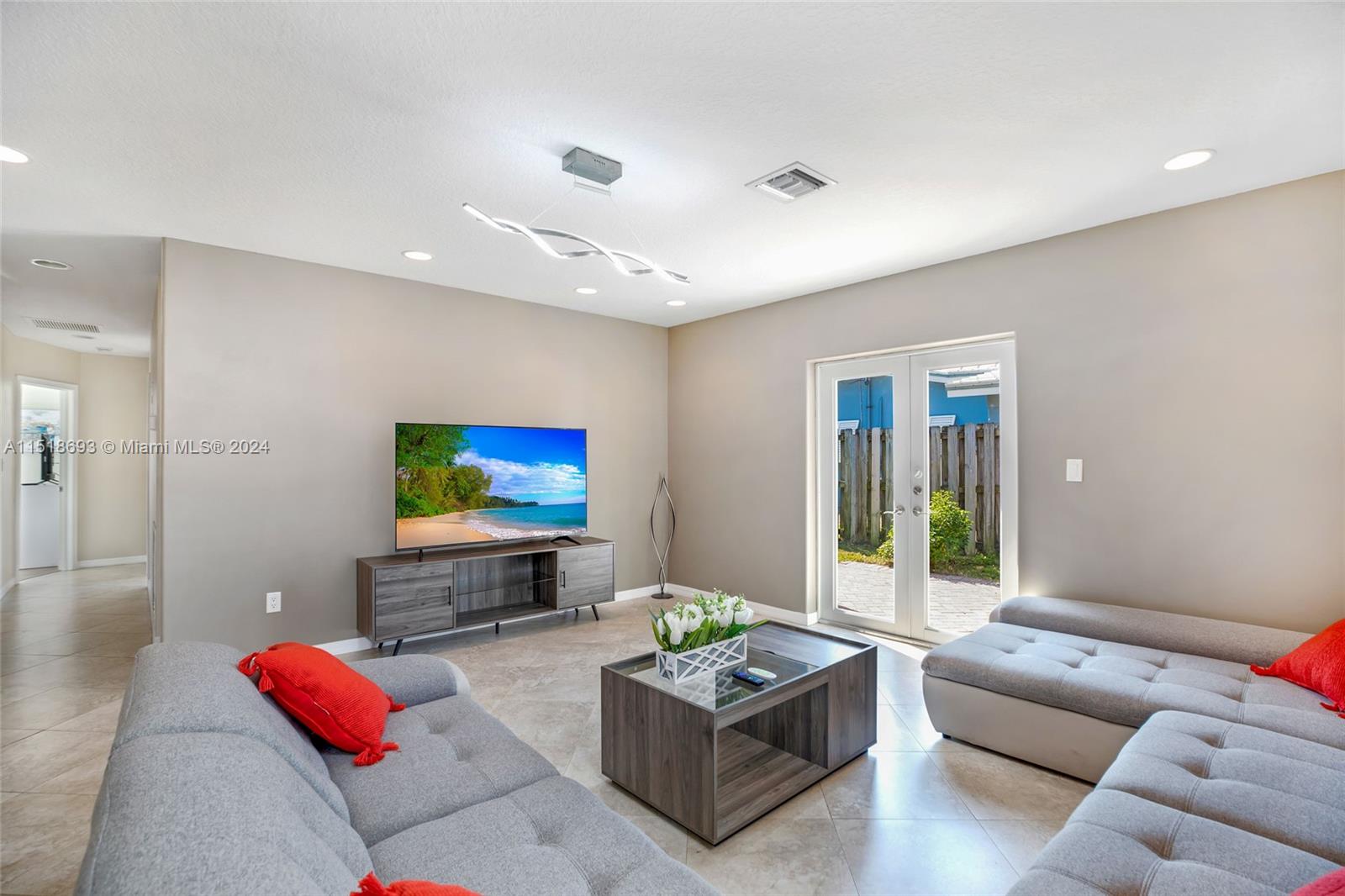 4710 NE 18th Ter, Fort Lauderdale FL 33308 — #A11518693