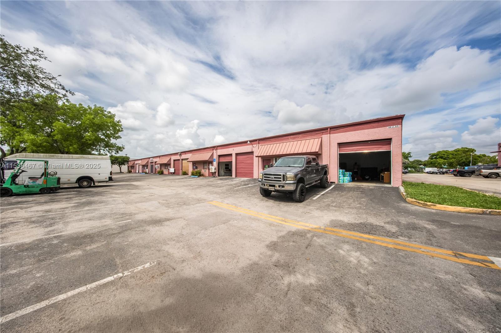 f3b61b38-2769 1375 NW 65TH AV, Plantation FL 33313 — #A11536467