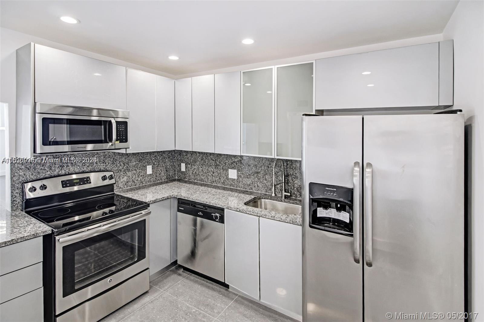 f3b61b38-2773 2801 NE 183rd St # 2208W, Aventura FL 33160 — #A11536998
