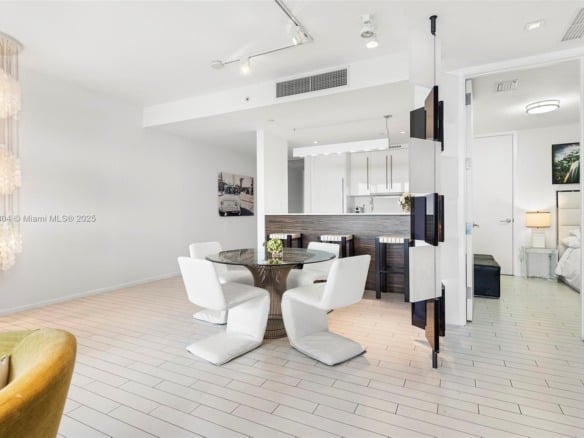 2201 Collins Ave # 814, Miami Beach FL 33139 — #A11537804