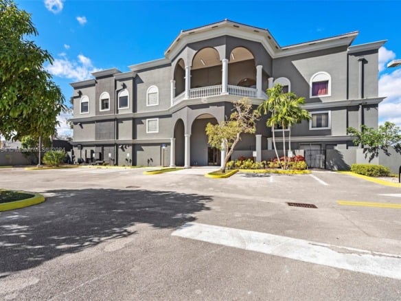 2227 N Federal Hwy, Hollywood FL 33020 — #A11538454