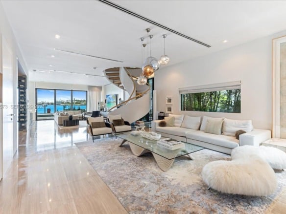 401 E Rivo Alto Dr, Miami Beach FL 33139 — #A11545573
