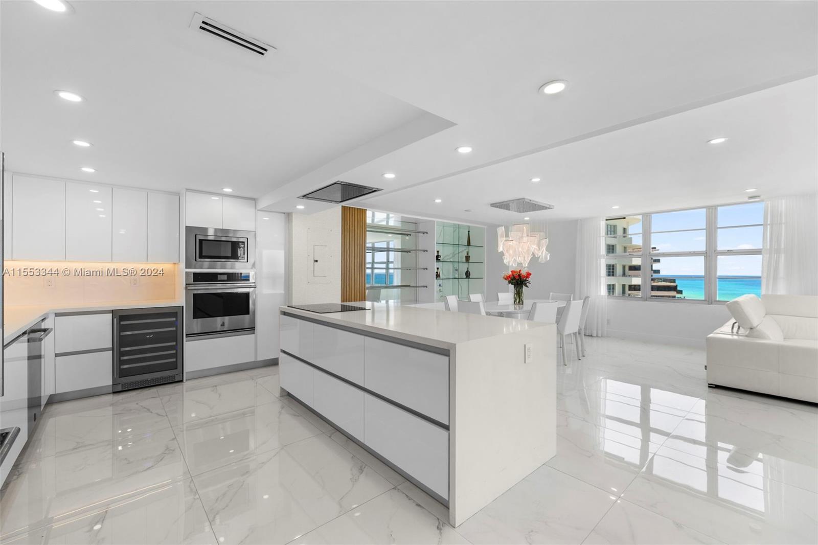f3b61b38-2839 5151 Collins Ave # 1527, Miami Beach FL 33140 — #A11553344