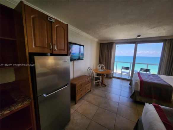 19201 Collins Ave # 846, Sunny Isles Beach FL 33160 — #A11562974
