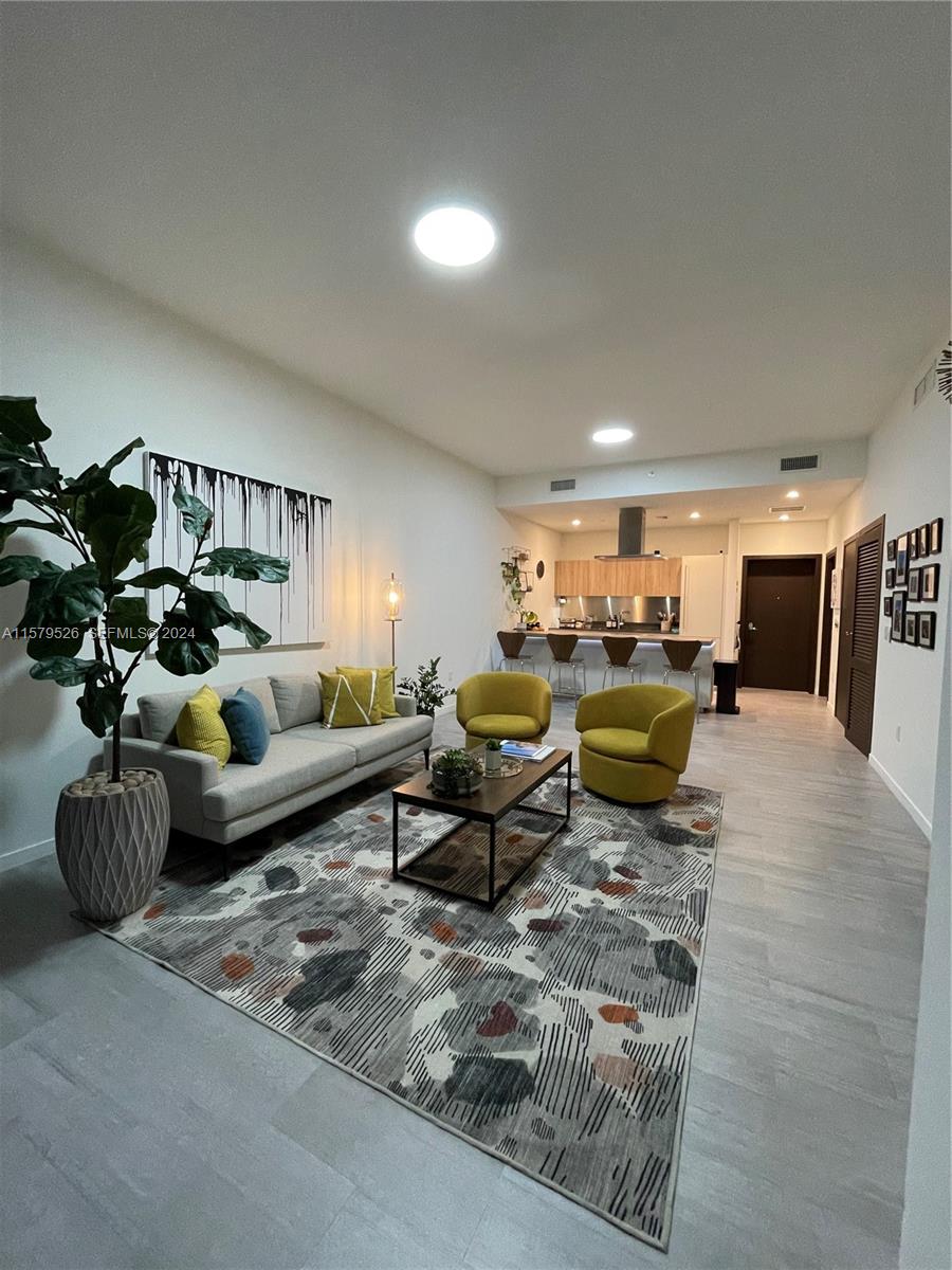 f3b61b38-2935 1000 Brickell Plz # 1811, Miami FL 33131 — #A11579526