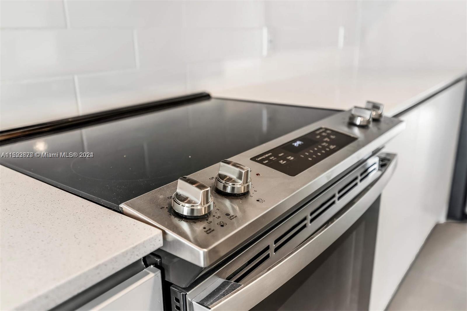 f3b61b38-2976 2561 NE 193rd St # 1103, Miami FL 33180 — #A11592677
