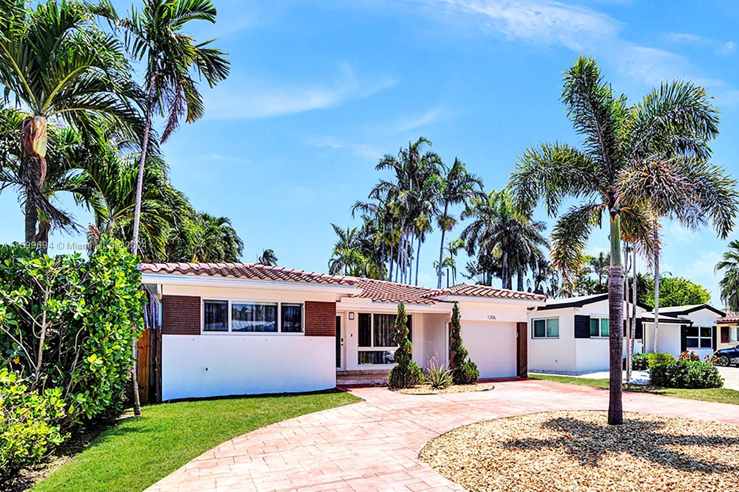 1206 Lincoln St, Hollywood FL 33019 — #A11599694