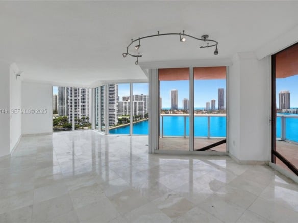 3370 Hidden Bay Dr # 1208, Aventura FL 33180 — #A11600146
