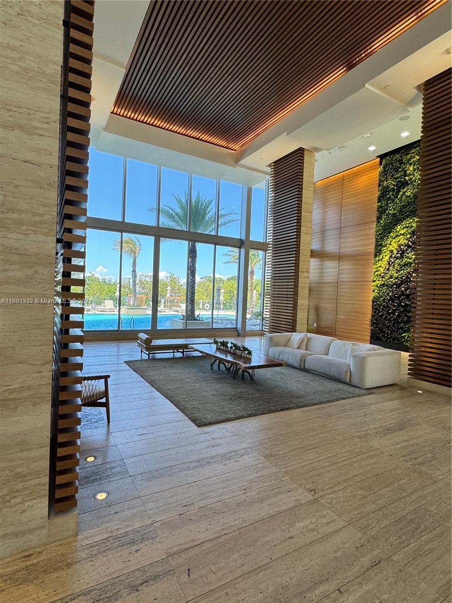 f3b61b38-3012 16385 Biscayne Blvd # 2421, North Miami Beach FL 33160 — #A11601332