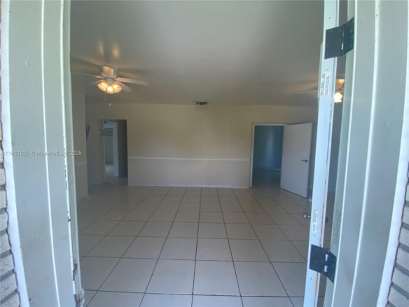 1739 SW 28th Ter, Fort Lauderdale FL 33312 — #A11601927