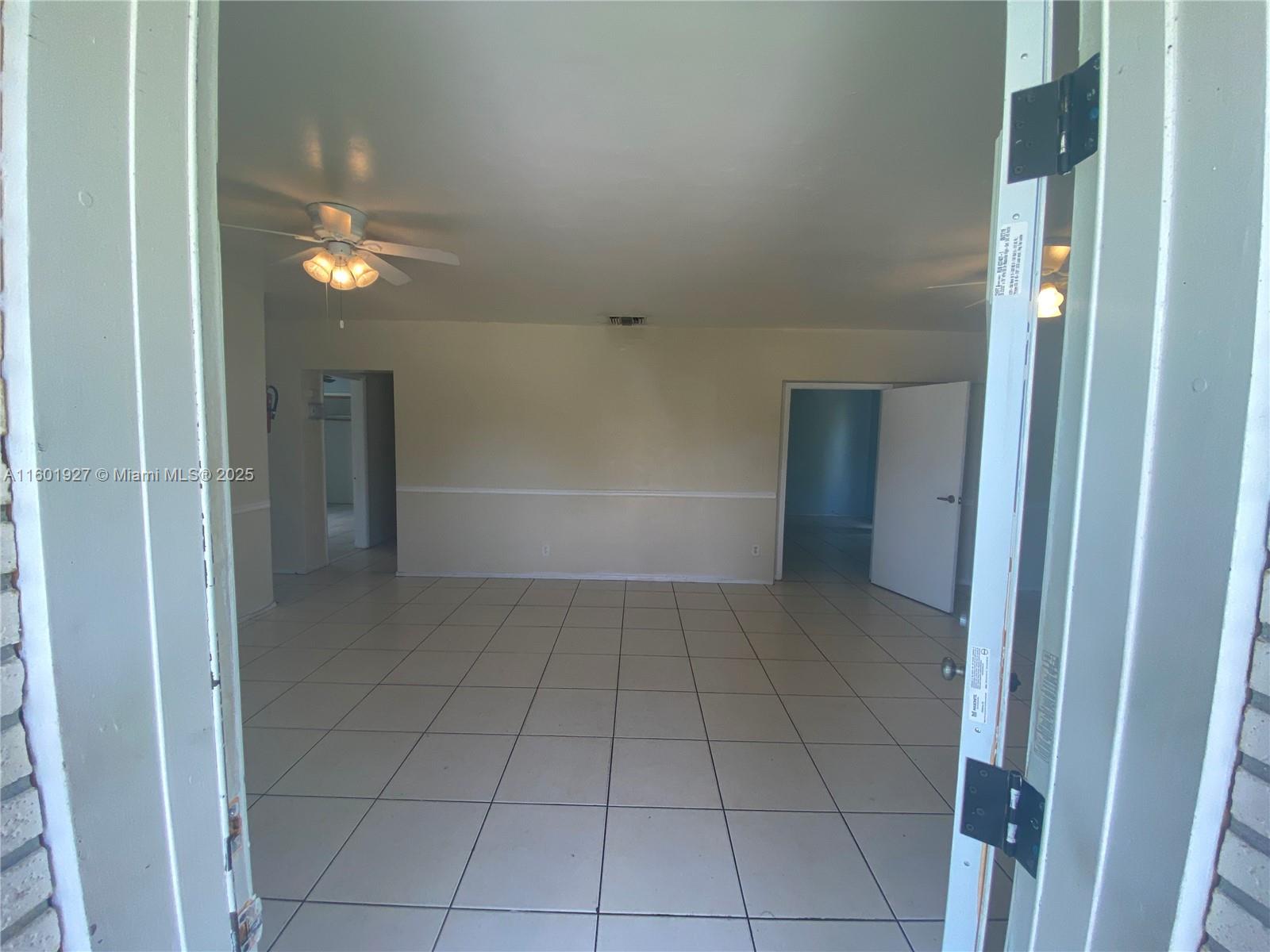 f3b61b38-3016 1739 SW 28th Ter, Fort Lauderdale FL 33312 — #A11601927