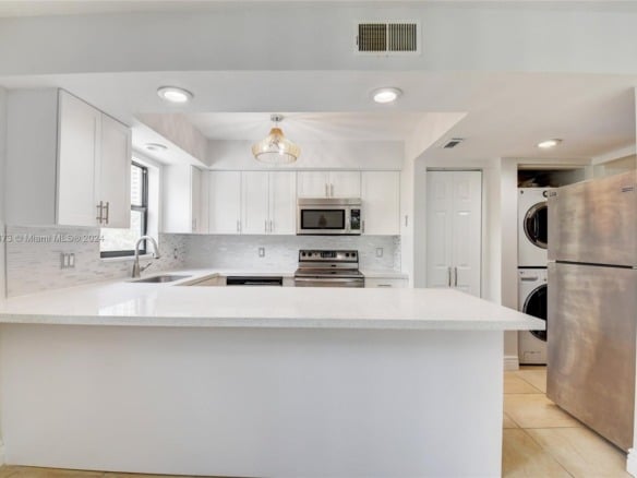 520 Orton Ave # 403, Fort Lauderdale FL 33304 — #A11616873