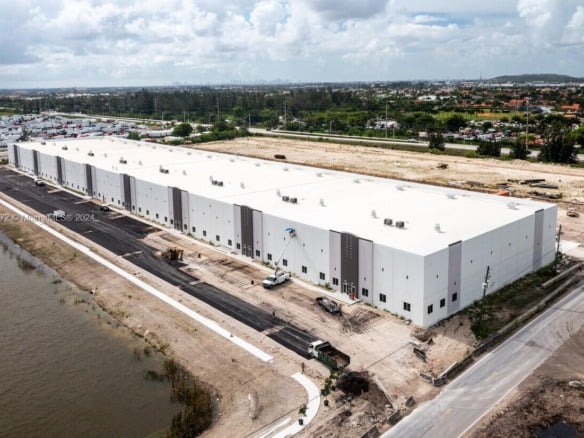 400 E 41st St, Hialeah FL 33013 — #A11602872