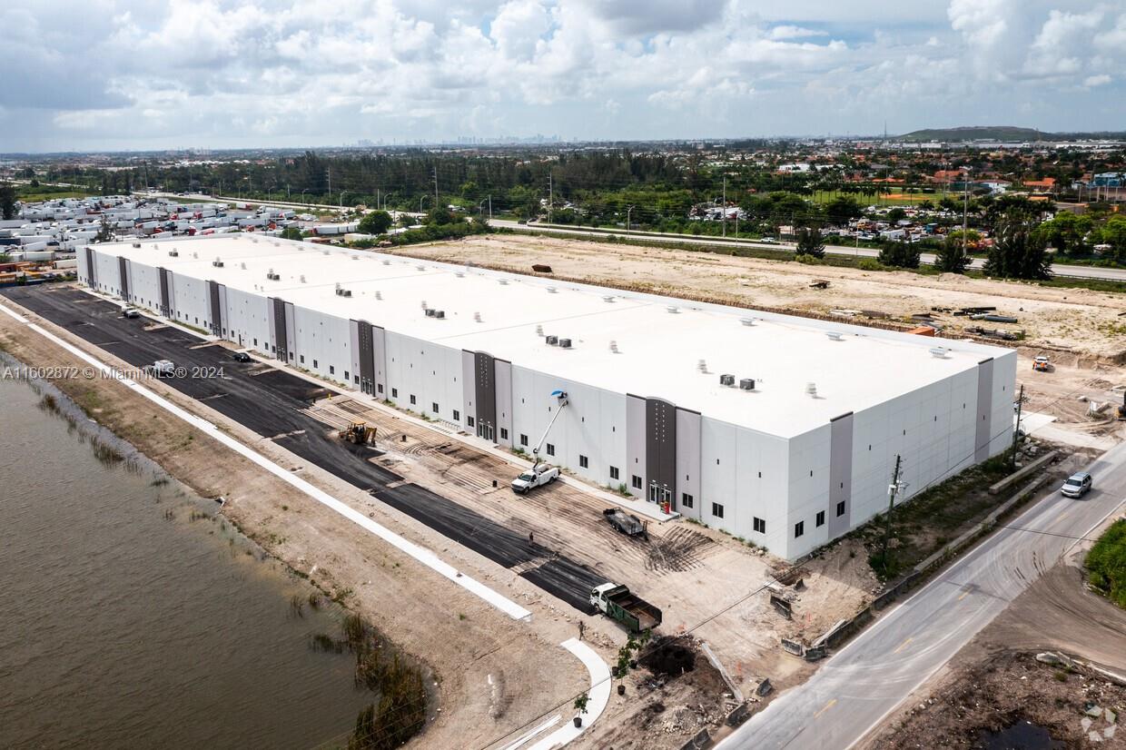 400 E 41st St, Hialeah FL 33013 — #A11602872