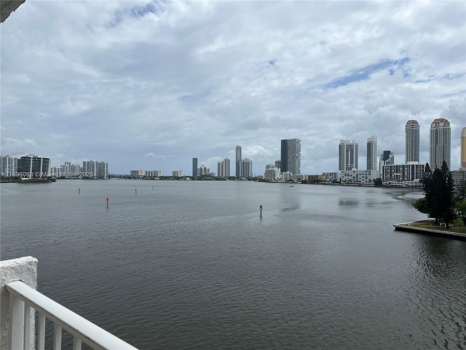 f3b61b38-3034 4000 NE 170th St # 604, North Miami Beach FL 33160 — #A11606063