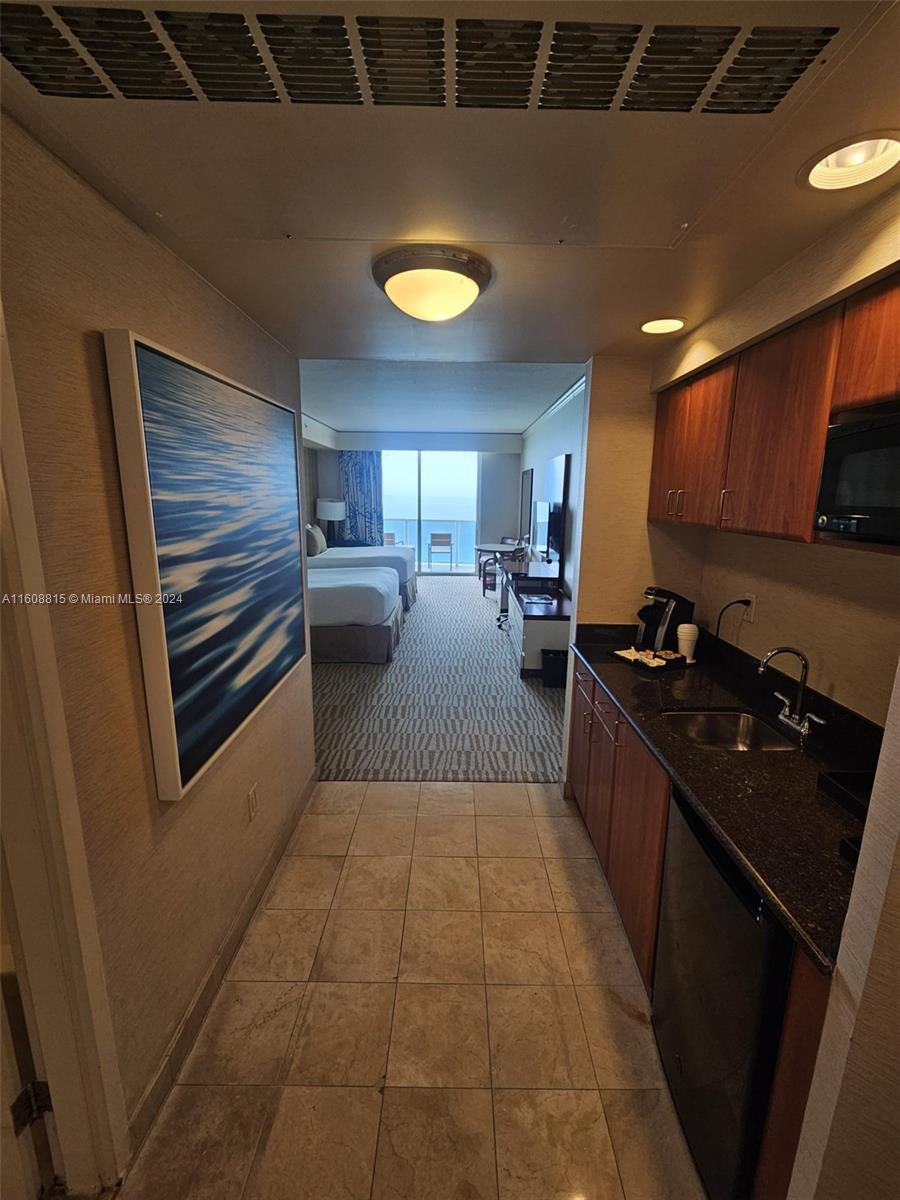 f3b61b38-3052 18001 Collins Ave # 2112, Sunny Isles Beach FL 33160 — #A11608815