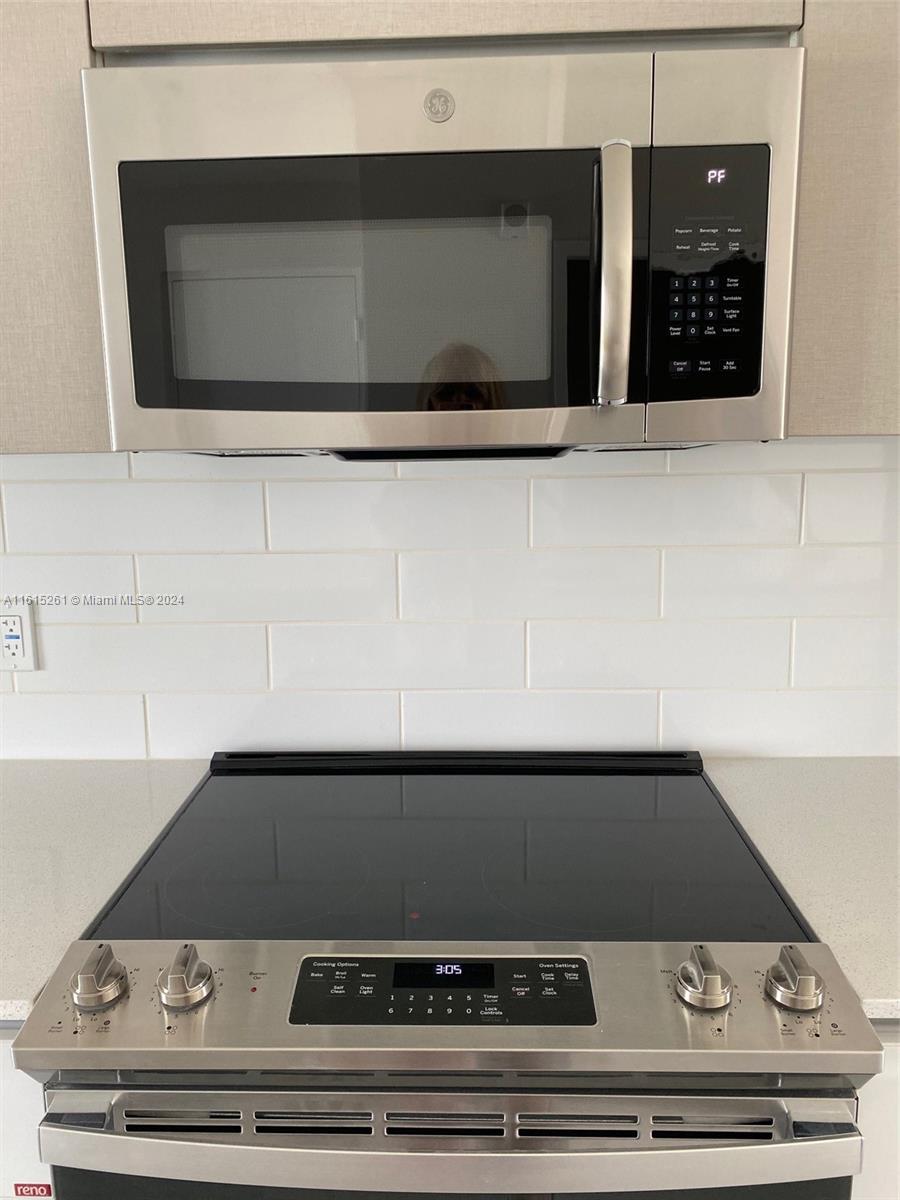 f3b61b38-3084 2505 NE 193rd St # 4207, Miami FL 33180 — #A11615261