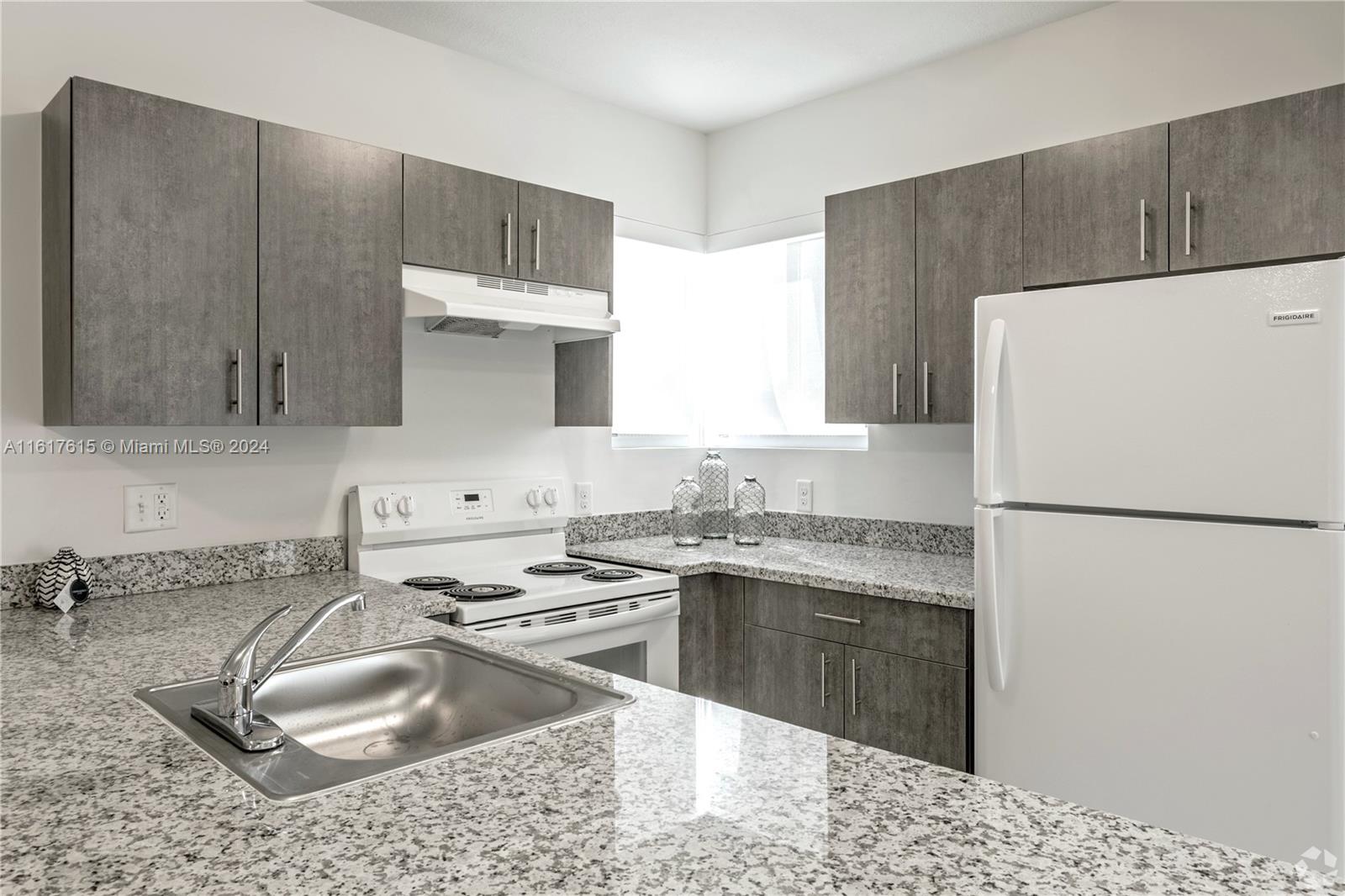 f3b61b38-3094 243 W 77th St # 102, Hialeah FL 33014 — #A11617615
