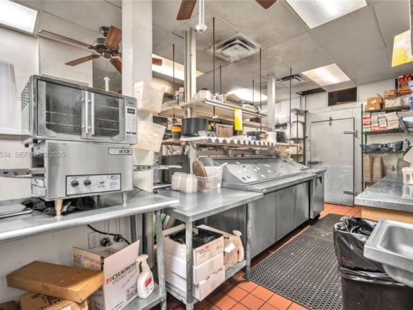 21316 Saint Andrews Blvd ( Restaurant for sale ), Boca Raton FL 33432 — #A11625534