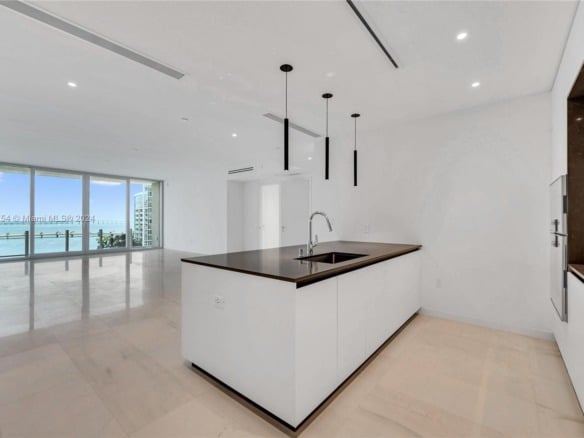 300 Biscayne Blvd Way # 703, Miami FL 33131 — #A11626754