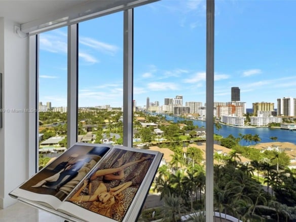 21200 Point Pl # 1204, Aventura FL 33180 — #A11644069