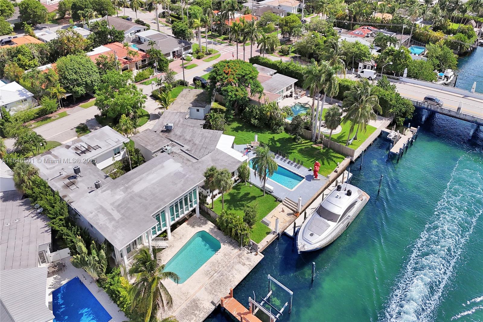1020 S Shore Dr, Miami Beach FL 33141 — #A11646801