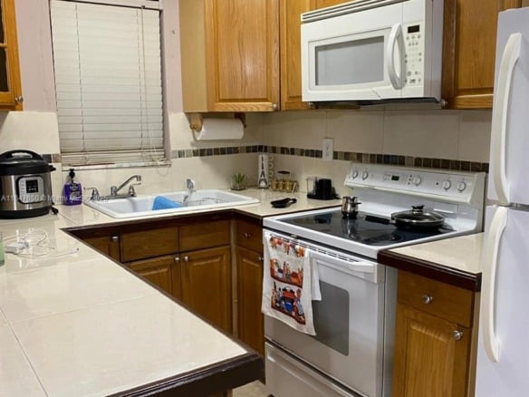 4050 NW 135th St # 1, Opa-Locka FL 33054 — #A11647650