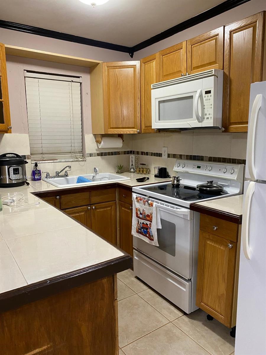 f3b61b38-3232 4050 NW 135th St # 1, Opa-Locka FL 33054 — #A11647650