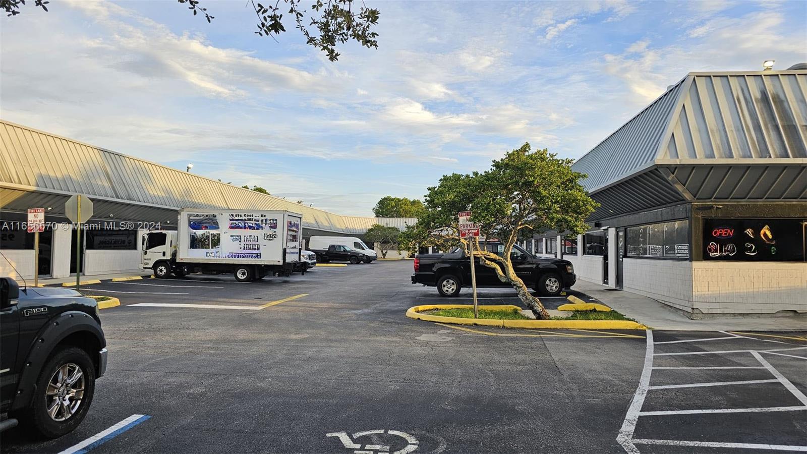 f3b61b38-3284 Listing #A11656570