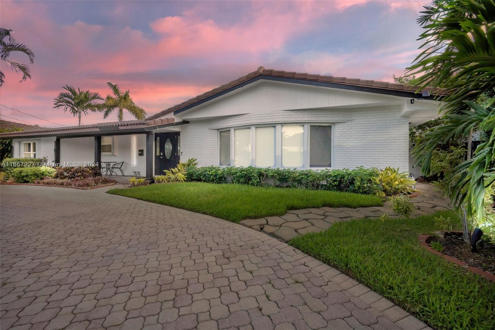 f3b61b38-3287 5830 NE 14th Rd, Fort Lauderdale FL 33334 — #A11657227