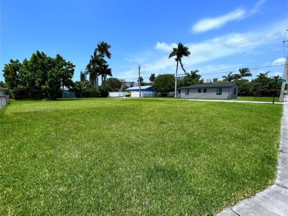 212 NE 1st St, Dania Beach FL 33004 — #A11660572