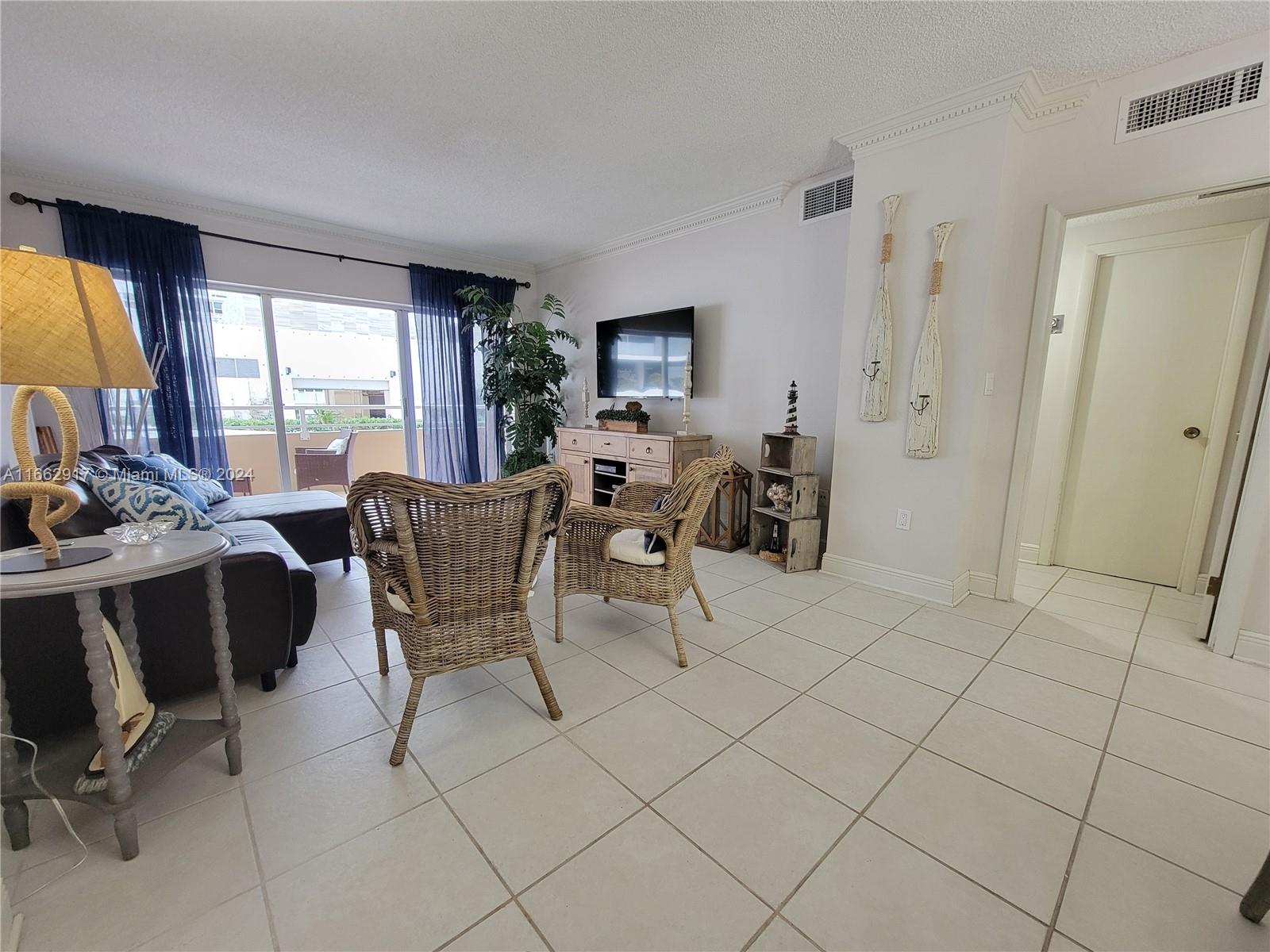 f3b61b38-3320 1980 S Ocean Dr # 2C, Hallandale Beach FL 33009 — #A11662917