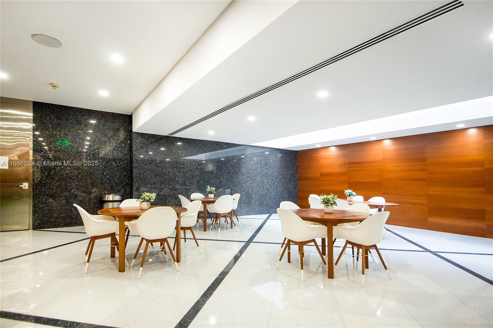 f3b61b38-3335 1200 Brickell Ave # D, Miami FL 33131 — #A11666024