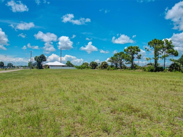 2625 NE 5th PL, Cape Coral FL 33909 — #A11823040