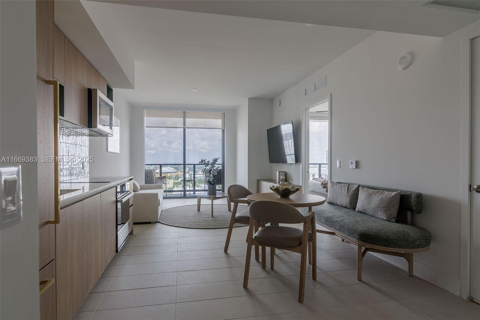 f3b61b38-3360 601 NE 1st Street # 4204, Miami FL 33132 — #A11669383