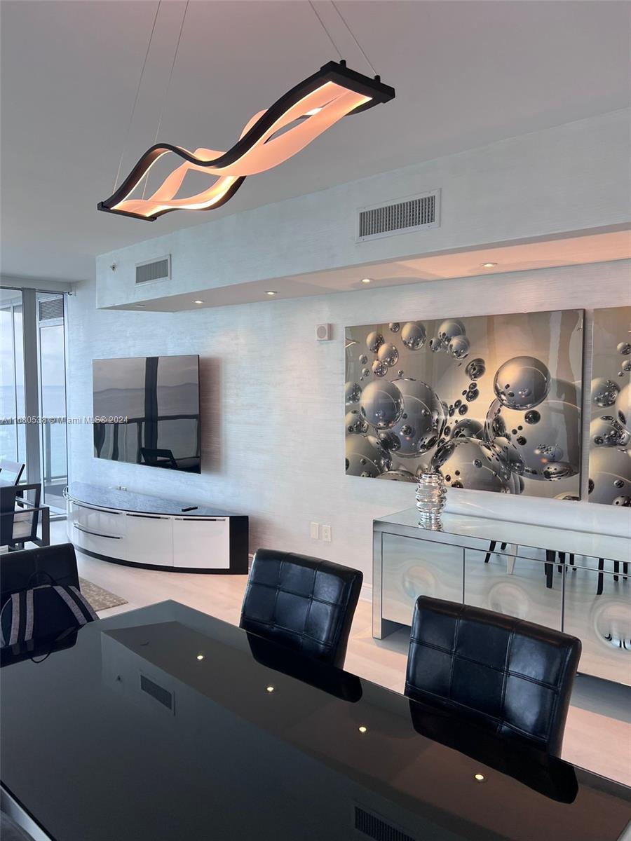 f3b61b38-3444 17121 Collins Ave # 1208, Sunny Isles Beach FL 33160 — #A11680538