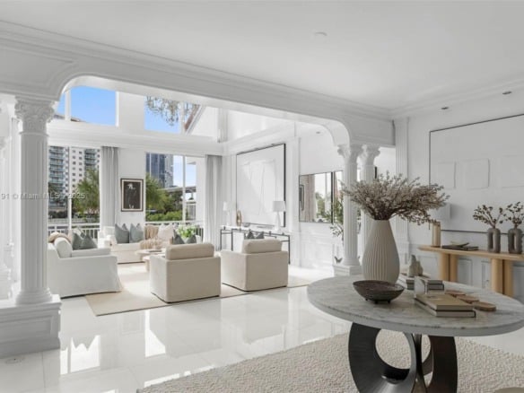19555 NE 37th Ave, Aventura FL 33180 — #A11684191