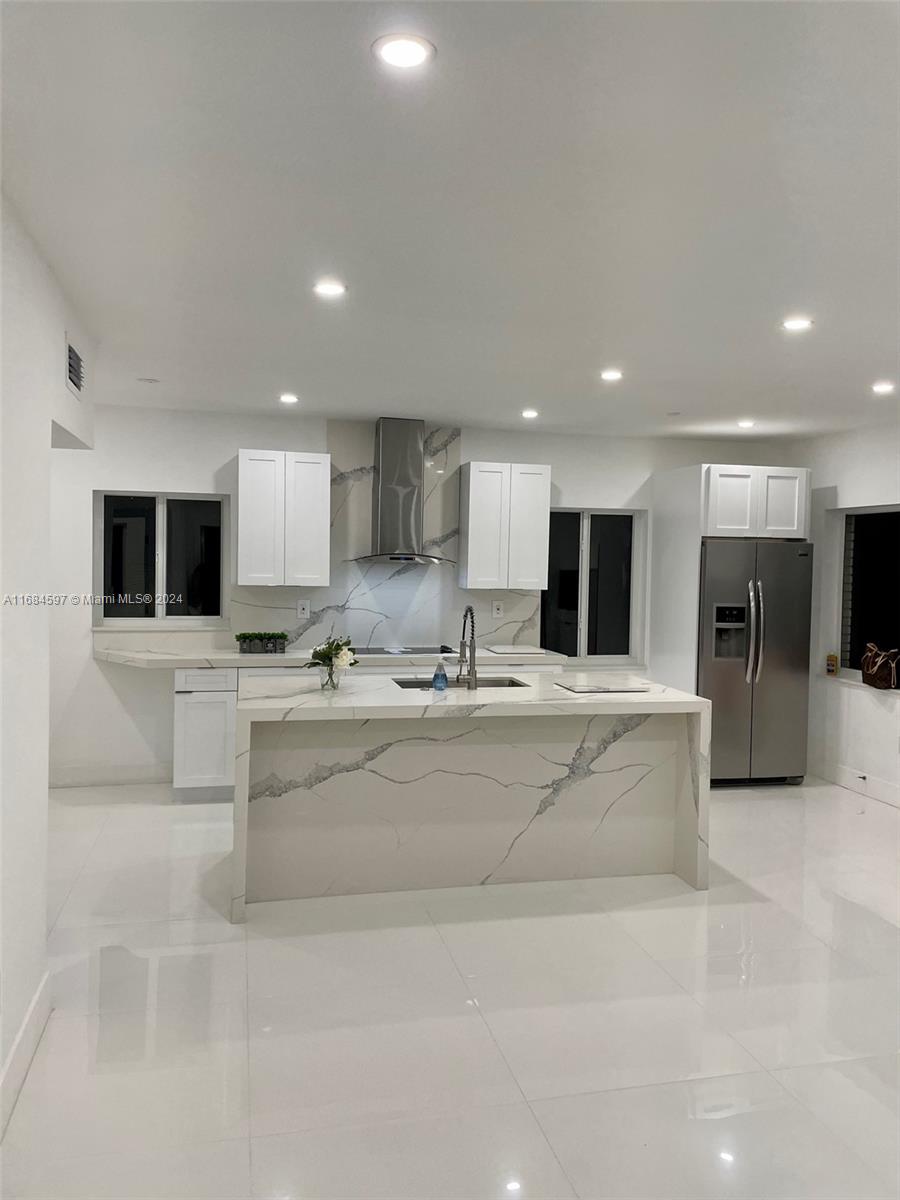 f3b61b38-3477 1201 Marseille Dr # 17, Miami Beach FL 33141 — #A11684597