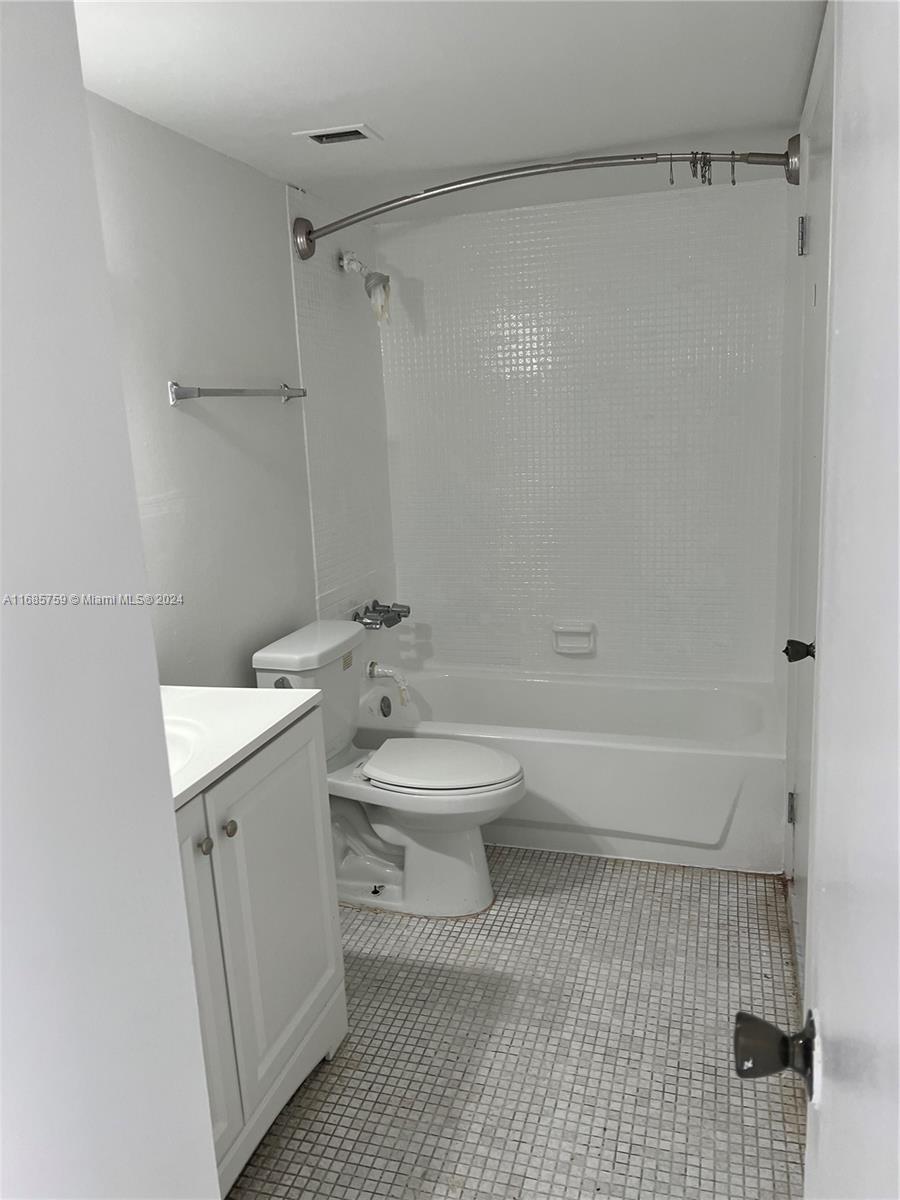 f3b61b38-3488 498 NW 165th St Rd # 607, Miami FL 33169 — #A11685759