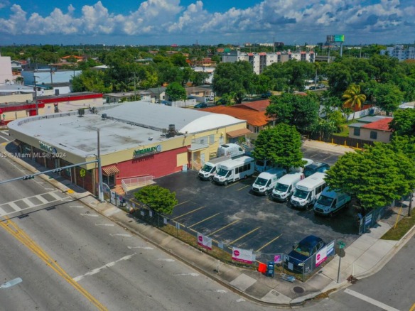 721 NW 21st Ct, Miami FL 33125 — #A11686063