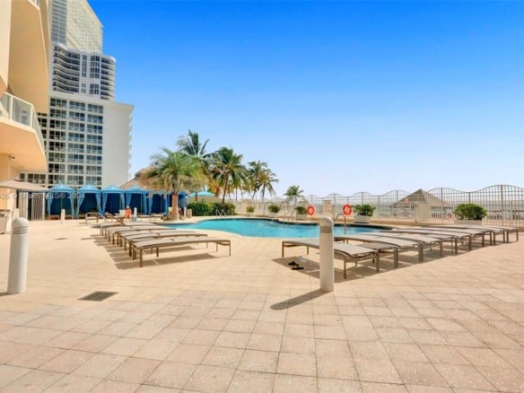 16699 COLLINS AV # 3105, Sunny Isles Beach FL 33160 — #A11686526