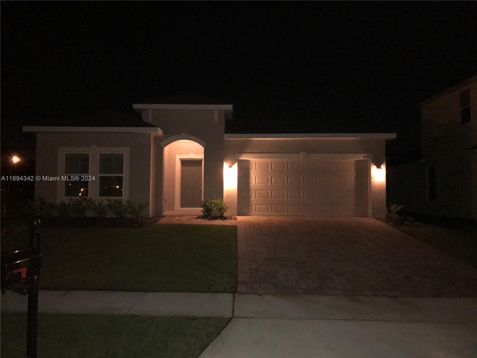 f3b61b38-3547 2121 Preston LN, Kissimmee FL 34746 — #A11694342