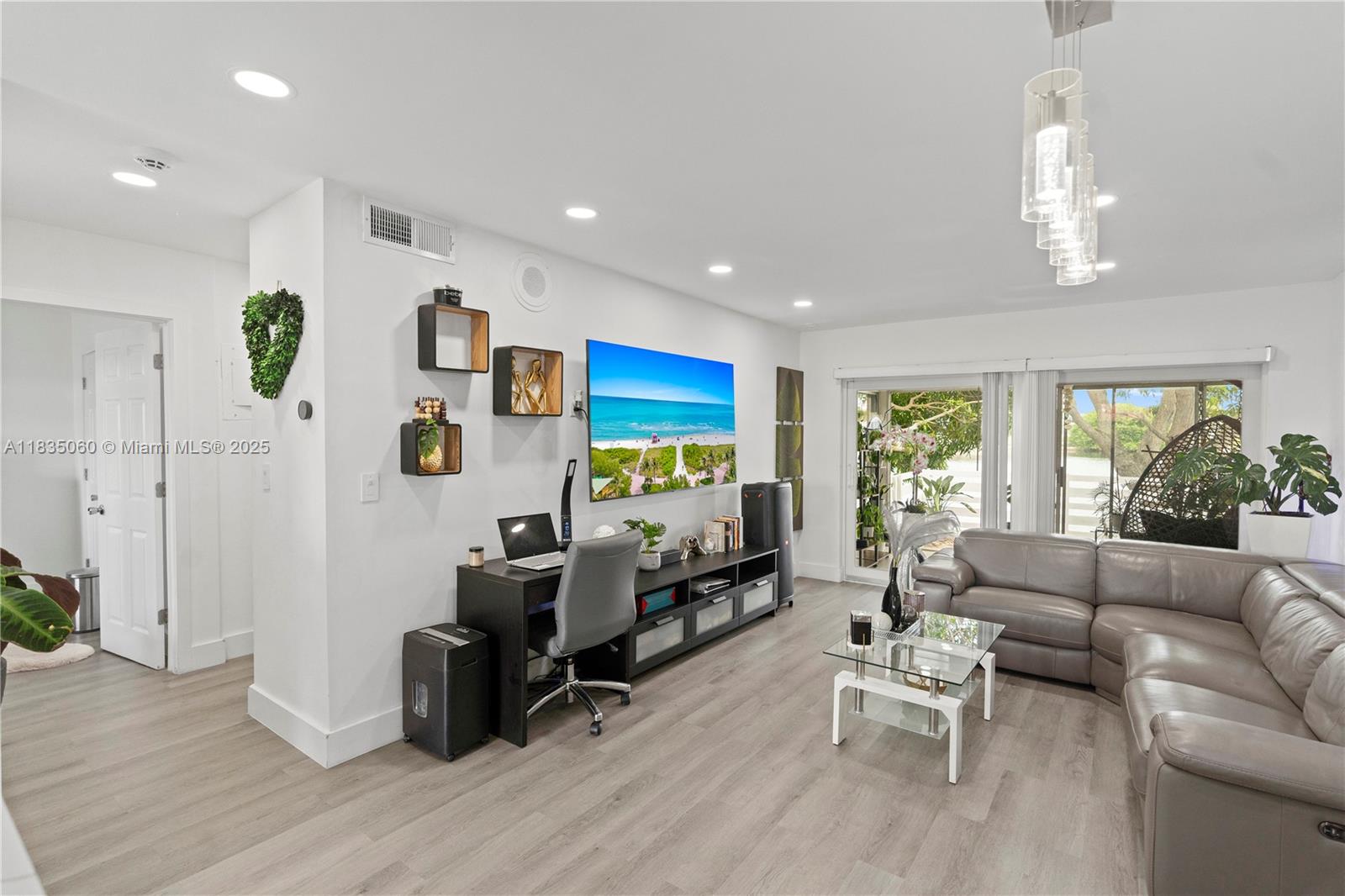 f3b61b38-356 2418 NW 52nd St, Tamarac FL 33309 — #A11835060
