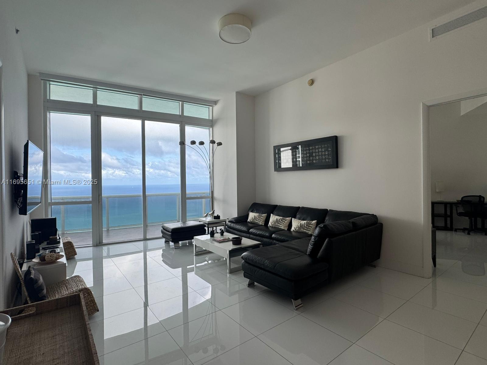 f3b61b38-3560 15811 Collins Ave # 4203, Sunny Isles Beach FL 33160 — #A11695651