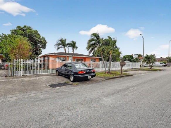 500 E 30th St, Hialeah FL 33013 — #A11695799